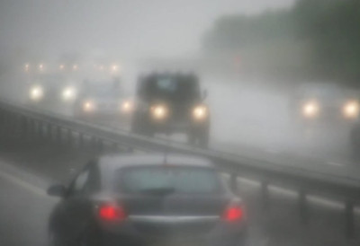 БОЖИЋНИ АПЕЛ ПОЛИЦИЈЕ Празници су време мира и радости, помозимо сви да прођу без трагедија, поручују из МУП-а