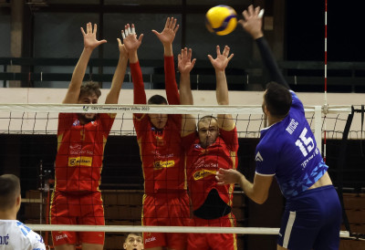 ПОКРАЈИНСКИ ДЕРБИ У ЗНАКУ СУБОТИЧАНА: Воши само сет у Дудовој шуми