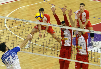 ГРЕШКАМА У ПОРАЗ: Одбојкаши Војводине на паузу у Суперлиги одлазе после неуспеха у Спенсу