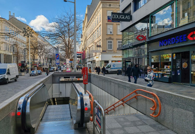 Аустрија тоне у безбедносни хаос НОЋУ СЕ НЕ ИЗЛАЗИ Беч губи контролу на улици! ХИТНО ПОТРЕБНО 1.500 нових полицајаца