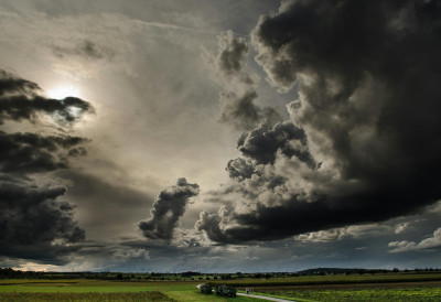 ПРИБЛИЖАВА СЕ НЕВРЕМЕ ОПАСНО ПО ЖИВОТ Олуја Брам удара на Британију и Ирску! СТИГЛО УПОЗОРЕЊЕ: Спремите се за ЈЕЗИВЕ ударе ветра, кишу и поплаве