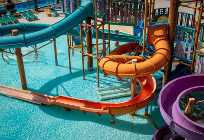 ЈОШ ЈЕДАН ГРАД У СРБИЈИ ДОБИЈА МОДЕРАН АКВАПАРК Водене атракције за све генерације