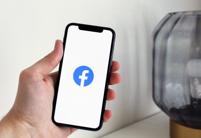 НОВА ЕРА ВЕШТАЧКЕ ИНТЕЛИГЕНЦИЈЕ Мета купује приступ вестима водећих медија да би хранила свој АИ четбот