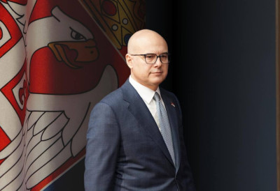 КАД НЕМАЈУ РЕЗУЛТАТЕ, НАПАДАЈУ ВУЧЕВИЋА Лидер СНС у изазовним временима показао стабилност и озбиљност