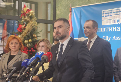 НОВИ САД НЕЗАУСТАВЉИВО ГРАБИ НАПРЕД, НИКАД ВЕЋИ БУЏЕТ У ИСТОРИЈИ ГРАДА Градоначелник Мићин најавио нове пројекте- 850 милиона издвојено за одржавање школа, а градиће се и нова полицијаска станица