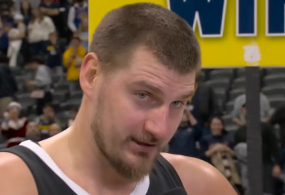 (ВИДЕО) АМЕРИКАНЦИ ПОНОВО ЧЕСТИТАЛИ ЈОКИЋУ БОЖИЋ Ево шта им је одговорио кроз смех