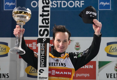 СЛОВЕНАЦ ПОБЕДИО У ОБЕРСДОРФУ Превц одушевио на старту турнеје "Четири скакаонице"