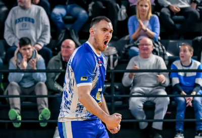 ИСТОРИЈА КУЦА НА ВРАТА: Одбојкаш Стеван Симић предводи захуктали Спартак