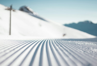 ПЕТОГОДИШЊИ ДЕЧАК ПОГИНУО НА СКИЈАШКОЈ СТАЗИ Рука му се заглавила у механизам стазе, 40 минута био без свести након што је дошла помоћ