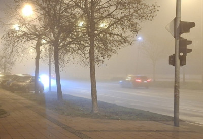 КАКО БЕЗБЕДНО ВОЗИТИ ПО ГУСТОЈ МАГЛИ Ако поштујете ова правила бићете безбедни