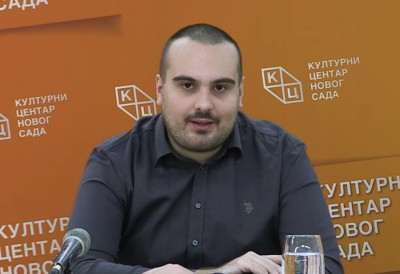 ЗАОБИЂЕН НИНОВОМ НАГРАДОМ О роману “Црвени петао лети према небу“