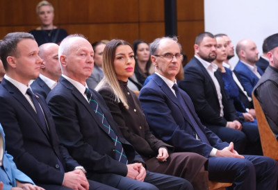 БЕЗ ЊИХ НЕМА СРБИЈЕ- ДРЖАВА УЛАЖЕ У ЖЕНСКО ПРЕДУЗЕТНИШТВО И СТАРЕ ЗАНАТЛИЈЕ Премијер Мацут и министарка Месаровић уручили решења