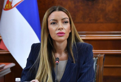 НЕМА ВЕЋЕ РАДОСТИ ОД ОСМЕХА МАЛИШАНА Месаровић у Кули поделила пакетиће поводом српске Нове године: Због њих градимо још боље друштво и бољу Србију