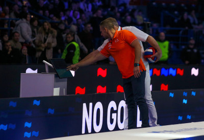 ОПРАВДАНО ПОНИШТЕН ГОЛ ХОЛАЂАНА: Огласила се ЕА због судијске одлуке у дуелу с „делфинима“