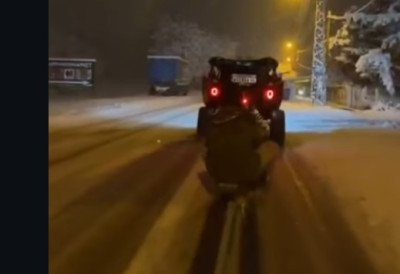 ВЕТЕРНИЧАНИ ИЗМИСЛИЛИ НОВЕ МОТОРНЕ САНКЕ: Преко брда, преко брега и дебелог снега (ВИДЕО)