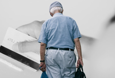 НАРКО ДЕДА! ПОЛИЦИЈА УХАПСИЛА МУШКАРЦА (80) Претресом имовине пронађено 11 пакета КОКАИНА