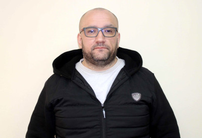 ПРЕДСТАВЉАО СЕ КАО ПОЛИЦАЈАЦ И АГЕНТ БИА Полиција објавила фотографије осумњиченог, позива преварене грађане да се јаве