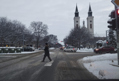 СОМБОР ПОД СНЕЖНИМ ПОКРИВАЧЕМ ОД 25 ЦЕНТИМЕТАРА Божићна идила за децу МУКА И КАЗНЕ ЗА ОДРАСЛЕ