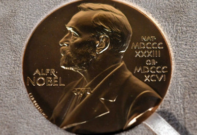 НОБЕЛОВ КОМИТЕТ РЕАГОВАО ЗБОГ МАЧАДО И ТРАМПА: Награда остаје везана за лауреата, без обзира на судбину медаље