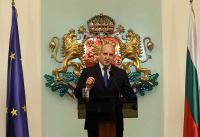 ПРЕДСЕДИК БУГАРСКЕ ЗАТРАЖИО ОПРОШТАЈ Радев поднео данас оставку на председничку функцију