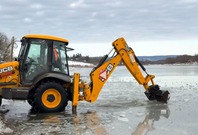 Уклоњен лед с Борковачког језера У РУМИ СЕ СПРЕМАЈУ ЗА БОГОЈАВЉАЊЕ