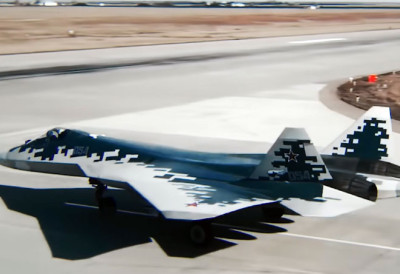 НЕ МОГУ МУ НИШТА Руски стелт ловац Су-57 успешно избегава радаре и електронска дејства на украјинском ратишту (ВИДЕО)