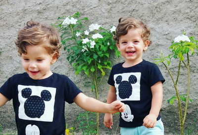 У ОВОМ МАЛОМ СЕЛУ РОЂЕНА СУ 304 ПАРА БЛИЗАНАЦА Карло и Матеј су идентични - не разликује их нико МЕШТАНИ ИМАЈУ ОБЈАШЊЕЊЕ ЗА ОВАЈ ФЕНОМЕН