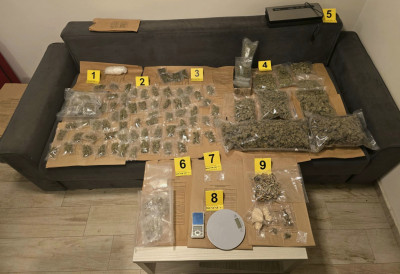 ПАО С ПЕТ КИЛОГРАМА МАРИХУАНЕ, АЛИ ТО НИЈЕ СВЕ Ево шта је пронашла полиција претресом стана