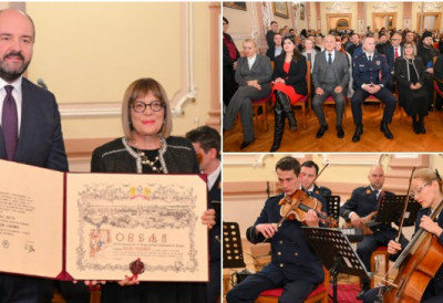 МАЈИ ГОЈКОВИЋ УРУЧЕНА ПОВЕЉА ЧАСТИ НА НОВОГОДИШЊЕМ КОНЦЕРТУ У КАРЛОВАЧКОЈ БОГОСЛОВИЈИ: Циљ нам је да Карловци буду град у ком млади вуде своју будућност