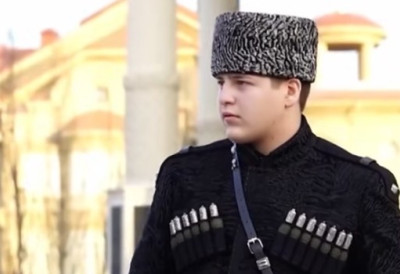 На интензивној је нези и без свести?! У САОБРАЋАЈКИ ТЕШКО ПОВРЕЂЕН СИН РАМЗАНА КАДИРОВА Узбуна у Грозном због Адама (18)