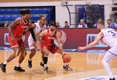 НОВОСАДСКИ КОШАРКАШИ ЈЕДНОМ ОД ПАРТИЈА СЕЗОНЕ ИСПУНИЛИ ПРВИ ЦИЉ  Воша у четвртфиналу АБА 2 лиге