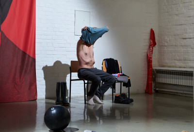 ПОГЛЕД НА БУДУЋНОСТ ВЛАСТИТЕ ПРОШЛОСТИ Перформанси Славена Тоља и Драгана Војводића у оквиру изложбе Интермедијаарт у МСУВ