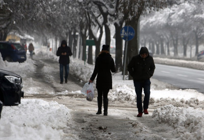 ПОЛЕДИЦА МОЖЕ БИТИ ОПАСНА ЗА ГРАЂАНЕ Одштета за повреде иде и до 600.000 динара! Има неколико основних услова да ДОБИЈЕТЕ НОВАЦ