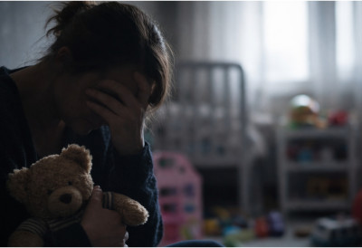 (ФОТО) СОЦИЈАЛНА СЛУЖБА ОДУЗЕЛА МАЈЦИ ДЕЦУ ЗБОГ "МАЛОГ ТРЕТМАНА": Тражила сам помоћ, а била сам кажњена