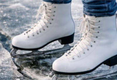 (ВИДЕО) РИЗИЧНА ЗАБАВА НА ШОДРОШУ У НОВОМ САДУ Деца се клижу по танком леду рукавца Дунава! СНИМАК МНОГЕ ЗАБРИНУО