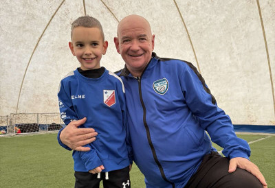 (ФОТО, ВИДЕО) НА ТЕРЕНИМА ФЦ „ВУЈАДИН БОШКОВ“ РАСТУ НЕКИ НОВИ КЛИНЦИ, ВОШИНИ ПОЛЕТАРЦИ: Дедино мишљење најмеродавније