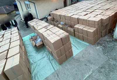 ПЕТ ТОНА МАРИХУАНЕ, МИЛИОНИ ЕВРА И ОРГАНИЗАТОР У БЕКСТВУ: Суд одредио притвор ухапшенима