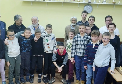 ЗАБЛИСТАЛА МЛАДА НАДА НОВОСАДСКОГ ШАХА: Леонид Ивановић надиграо конкуренцију