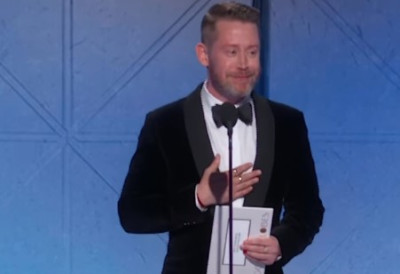 (ФОТО) "Мислио сам да имамо времена” МЕКОЛИ КАЛКИН СЕ ОПРОСТИО ОД СВОЈЕ ФИЛМСКЕ МАМЕ Пуне очи суза због потресног последњег поздрава од Кетрин О