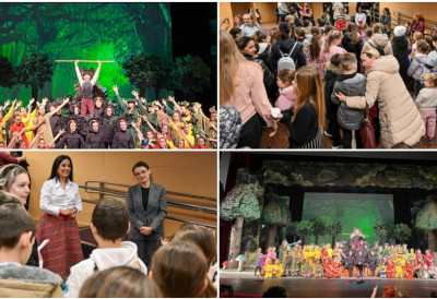 УОЧИ ОПЕРЕ „ЈЕЖЕВА КУЋИЦА“ Милица Вучићевић с директором и прваком Опере Жељком Андрићем и солисткињом Опере Наташом Тасић Кнежевић ПОЗДРАВИЛА 85 УЧЕНИКА ОШ „ДУШАН РАДОВИЋ“