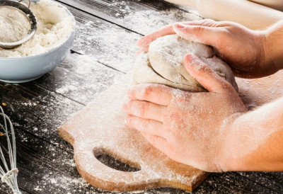 РЕЦЕПТ ЗА ВРАЊАНСКИ ПРОПЕЋ КОЈИ СЕ НЕ СЕЧЕ НОЖЕМ Не личи ни на питу ни на бурек, али осваја на први залогај