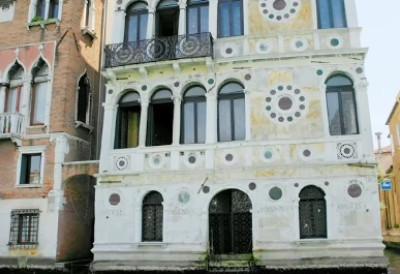 ЗБОГ САБЛАСНЕ РЕПУТАЦИЈЕ, ОВОМ ДРАГУЉУ НЕ ДА СЕ ДА ЗАДРЖИ ВЛАСНИКА Прича се да је палата повезана са најмање седам смрти...