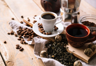 ЗЕЛЕНИ ЧАЈ ИЛИ КАФА? Стручњаци откривају који напитак чува срце, а који вас брже разбуђује  ОДГОВОР није онај који очекујете