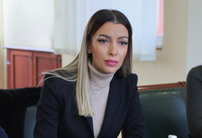 НИКАДА МРЖЊА НИЈЕ ПОБЕДИЛА ДОБРО Министарка Месаровић о срамној прослави хрватских рукометаша: Ми смо одабрали да се такмичимо по резултатима и снази економије