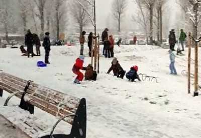 КАО У НЕКА ЛЕПА ВРЕМЕНА: Снег од Шодроша направио Копаоник (ВИДЕО)
