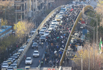 НЕКОЛИКО ОСОБА УБИЈЕНО У НЕМИРИМА У ИРАНУ Протести због инфлације прерасли у насилне сукобе у више покрајина