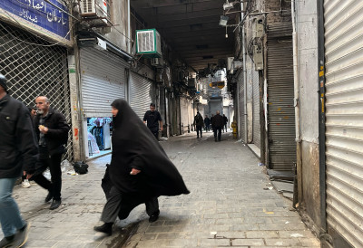 ХАОТИЧНО СТАЊЕ У ИРАНУ У насилним протестима више од 40 мртвих на обе стране ДЕМОНСТРАНТИ УЗВИКУЈУ "СМРТ ХАМНЕИЈУ!" (ВИДЕО)