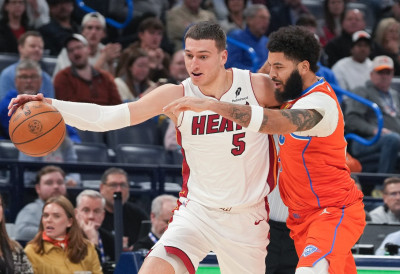 ЈОВИЋ ДВОЦИФРЕН, АЛИ ШАМПИОН ЈАЧИ ОД МАЈАМИЈА: Денвер победио без Јокића, славио и Рајаковић