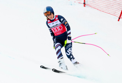 (ВИДЕО) УЖАСАН ПАД ЧУВЕНЕ АМЕРИКАНКЕ: Трка прекинута, Линдзи Вон се ипак спустила до циља