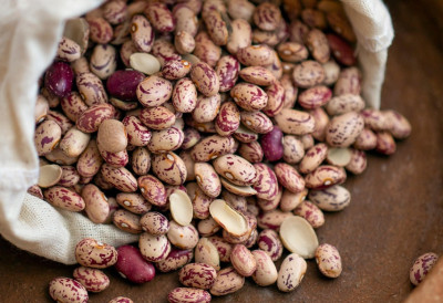 МОЖЕ СЕ И БЕЗ ПОТАПАЊА ПАСУЉА ПРЕКО НОЋИ Ево којим триком омекшавате зрна за 30 минута